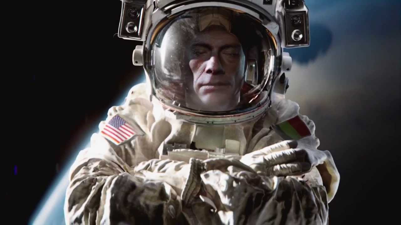 Jean-Claude Van Damme i jego kosmiczny szpagat.