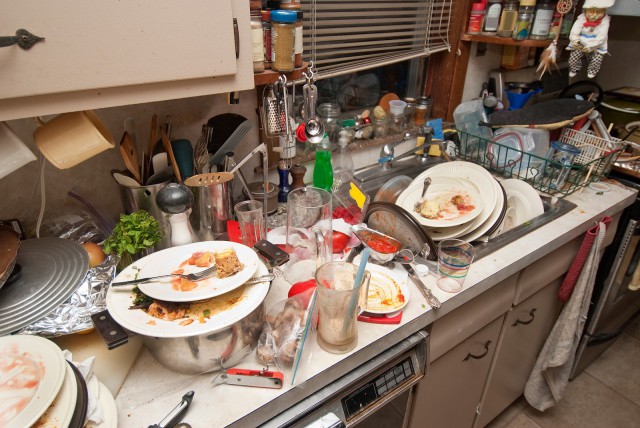 15 powodów, dla których dzielenie z kimś kuchni jest najgorsze.