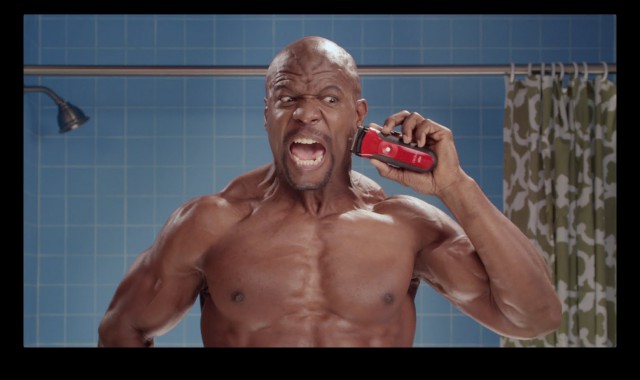 Old Spice reklauje maszynki do golenia.