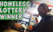 Bezdomny otrzymuje wygrany los na loterii.