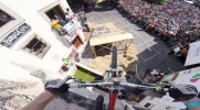 Taxco Urban Downhill - niesamowity przejazd wąskimi uliczkami w Meksyku.