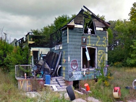 22 zdjęcia z Street View ukazujące drastyczne zmiany zachodzące w Detroit.