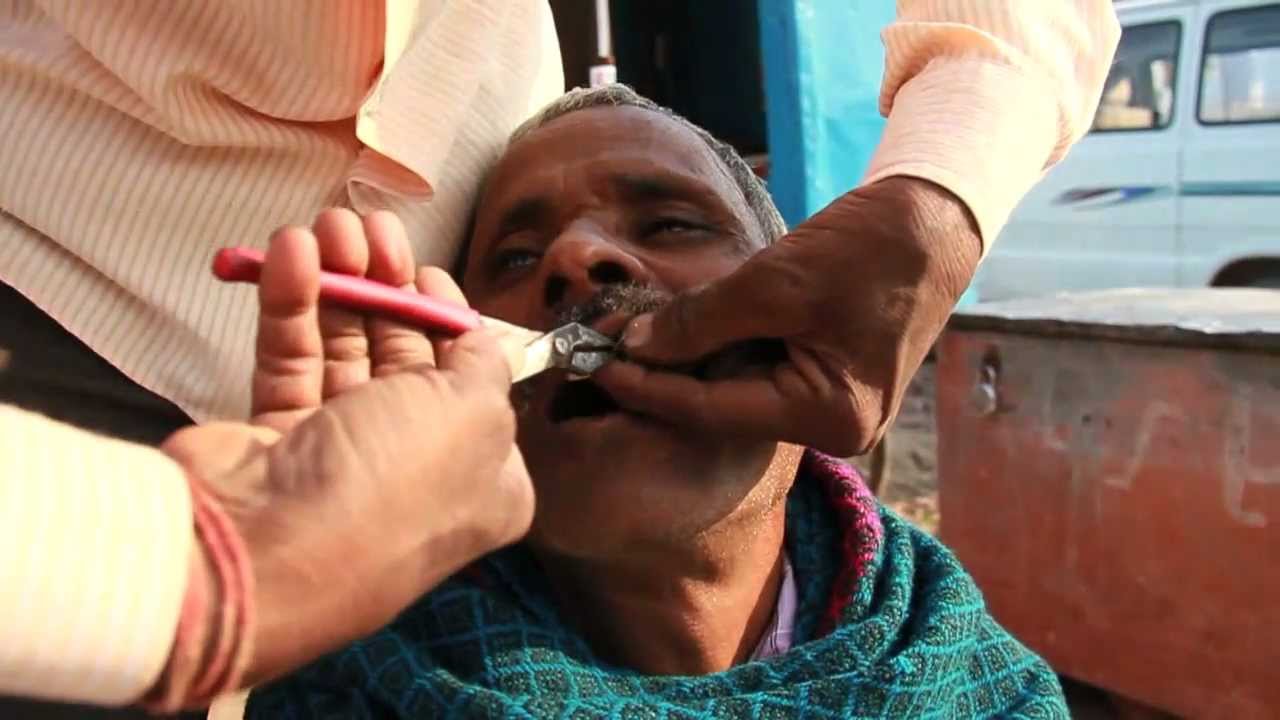 Mówisz, że nie lubisz dentystów? A co powiesz na ulicznych dentystów z Indii?