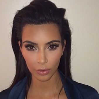 Nowe zdjęcie paszportowe Kim Kardashian. Jedyna osoba, która nie ukrywa swojego paszportowego zdjęcia.