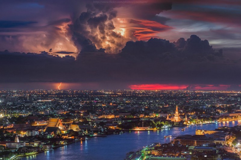 33 niesamowitych zdjęć burz z piorunami, ukazujących potężną siłę natury.