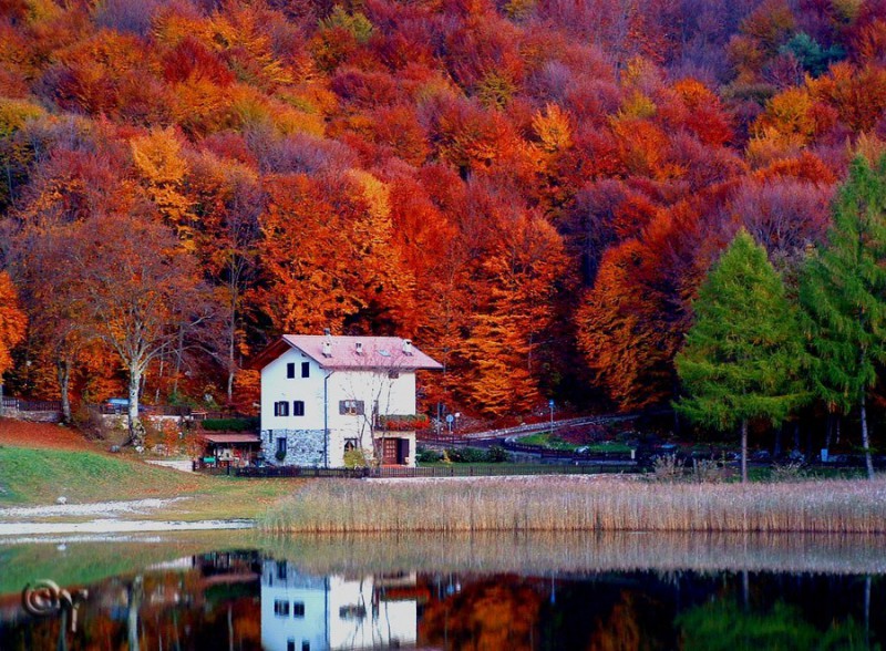 27 najbardziej kolorowych miejsc na Ziemi, które możesz zobaczyć tej jesieni.
