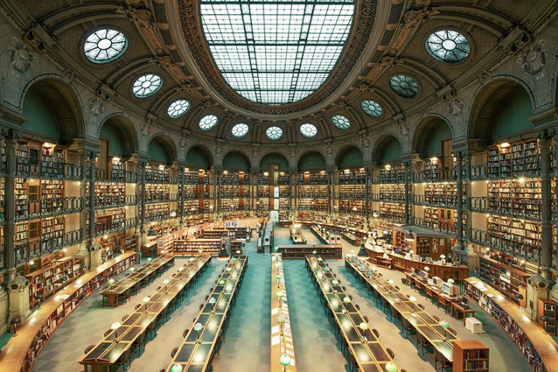 Fotograf robi zdjęcia majestatycznym bibliotekom w różnych zakątkach Świata.