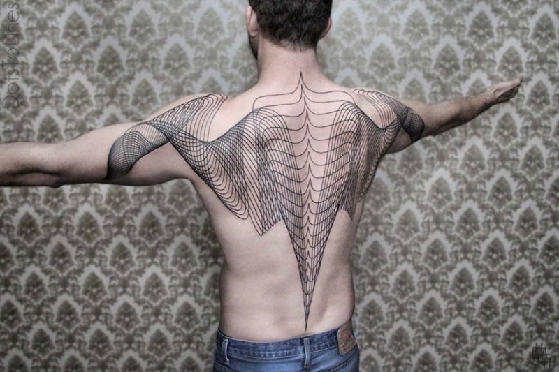 19 geometrycznych tatuaży, gładko przepływających po ludzkim ciele.