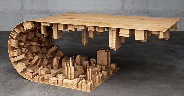 Niesamowity projekt stolika do kawy, imitującego fragment zniekształconego miasta.