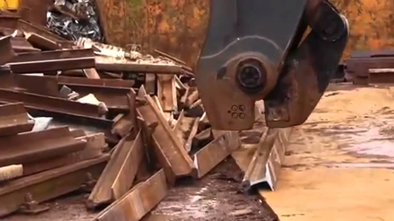 Bulldozer, która przecina metal jest bardzo łatwe
