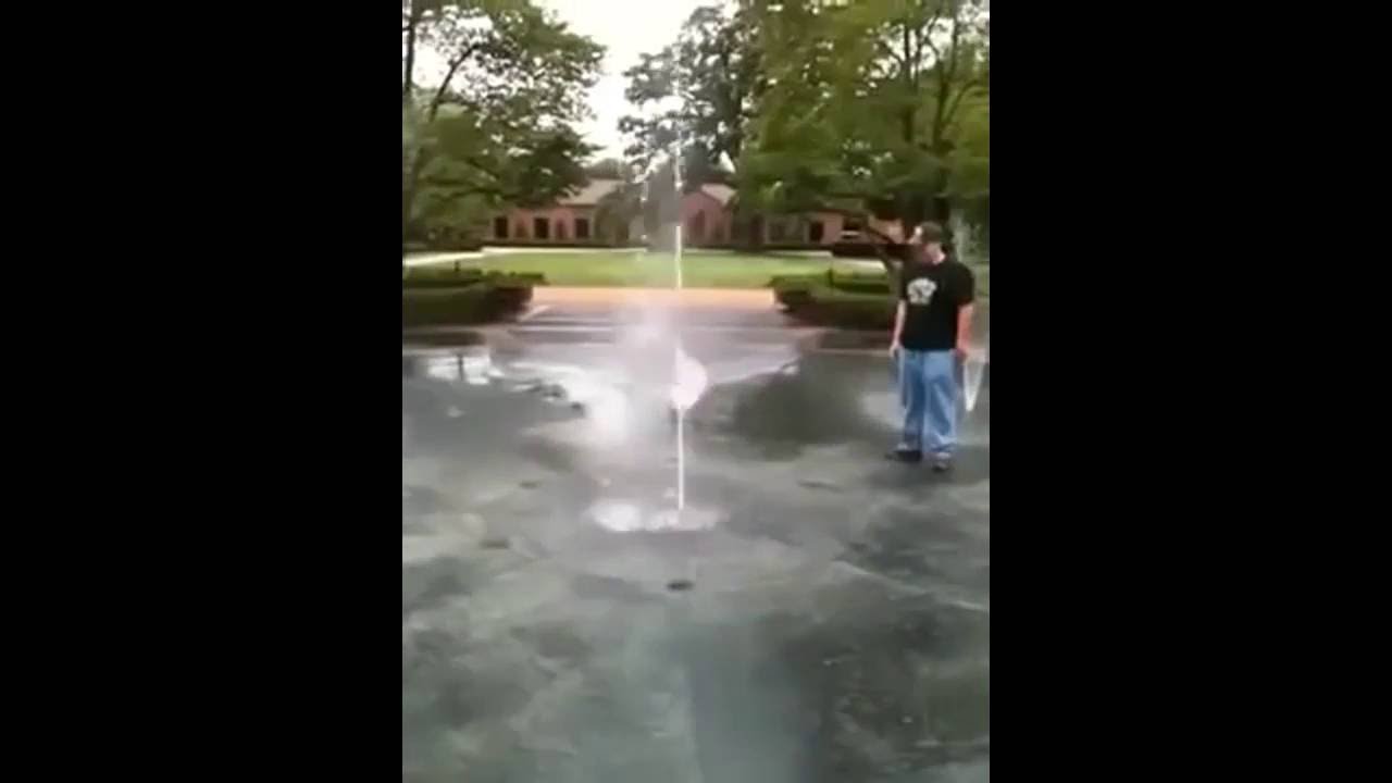 Eksperyment ulicy z fontanną