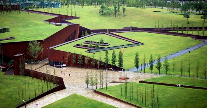 Muzeum upamiętniające ofiary trzęsienia ziemi w Syczuanie stworzone na kształt klęski żywiołowej.