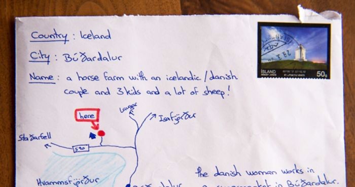 Zdesperowany mężczyzna zapomniał adresu, pod który chciał wysłać list. Narysował na kopercie mapę.