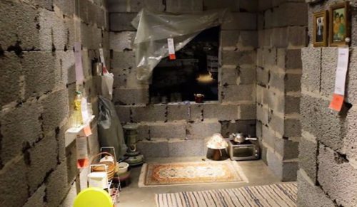 IKEA zszokowała klientów, odtwarzając w swoim sklepie wnętrze syryjskiego domu.