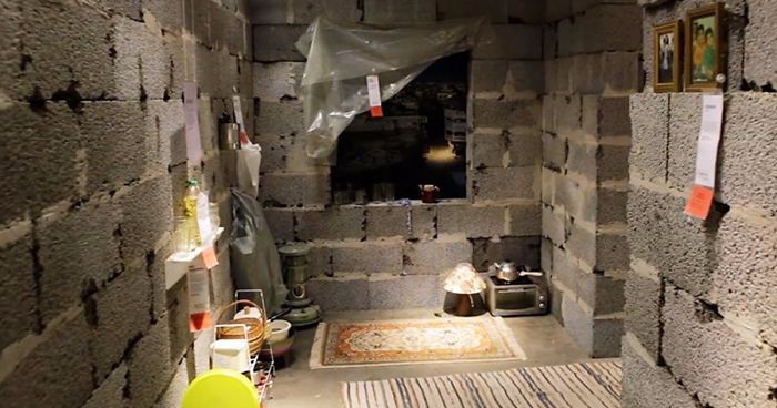 IKEA zszokowała klientów, odtwarzając w swoim sklepie wnętrze syryjskiego domu.