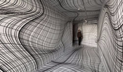 Austriacki artysta kreuje iluzjonistyczne przestrzenie na bazie trójwymiarowych murali.