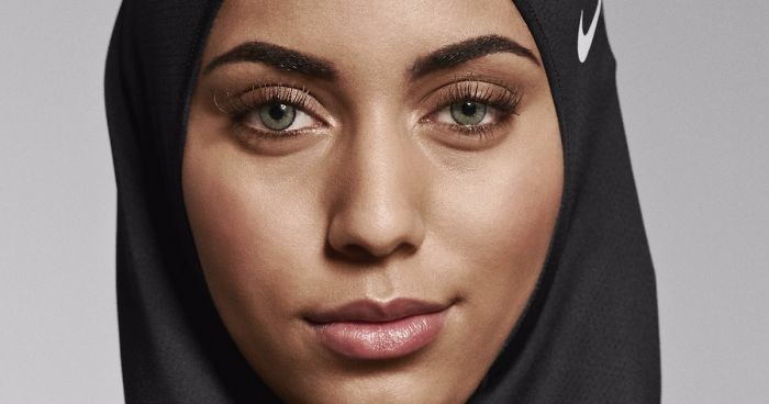 Odzież sportowa dla muzułmanek – Nike prezentuje projekt pierwszego sportowego hidżabu.