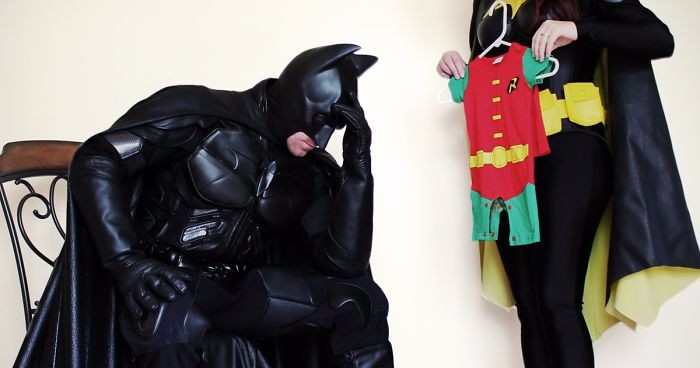Para przebrana za Batmana i Batgirl ogłosiła, że spodziewa się „pomagiera”. Ich zdjęcia to prawdziwy hit!