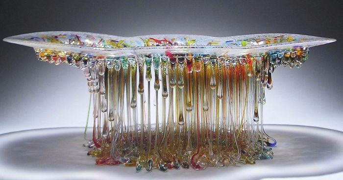 Domowe meduzy – efektowne stoły i ławy ze szkła, które mógłby wykreować sam ocean.