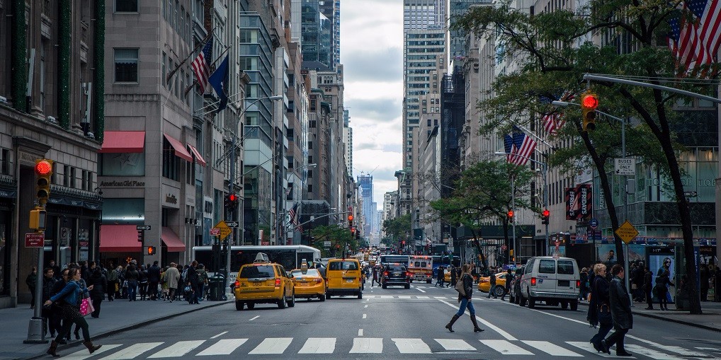 10 przezabawnych fragmentów konwersacji podsłuchanych podczas spacerów po Nowym Jorku.