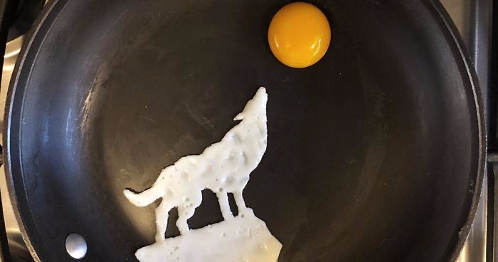 Meksykański artysta przemienia jajka sadzone w śniadaniowe dzieła sztuki.