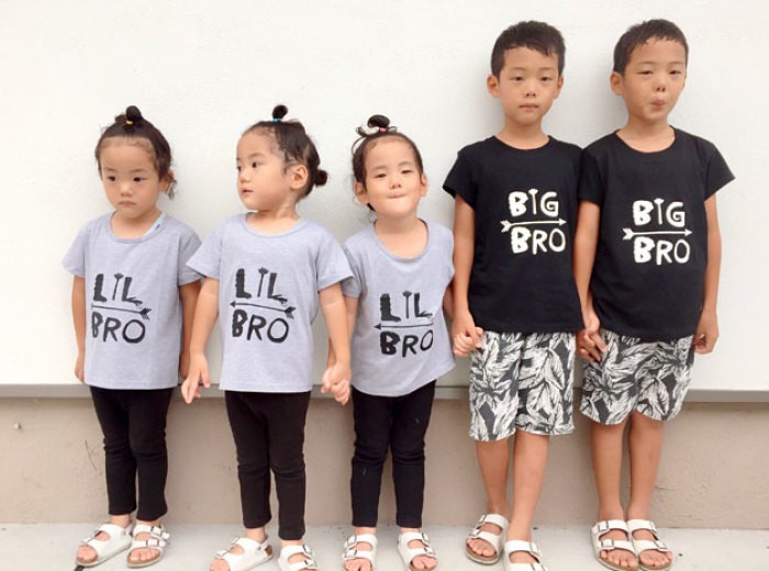 Japońska mama chwali się uroczymi zdjęciami swoich bliźniąt i trojaczków!