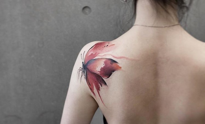 Chińska artysta tworzy delikatne tatuaże używając rzadkiej akwareli.