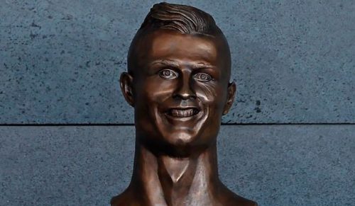 Internet wyśmiał popiersie Cristiano Ronaldo, więc autor postanowił ją poprawić!
