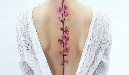 20 najlepszych pomysłów na tatuaż na kręgosłupie!