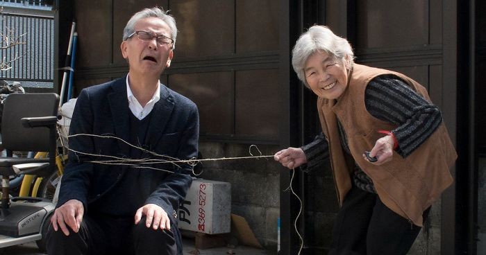 Odkąd ta 90-letnia japońska babcia odkryła fotografię, nie może przestać robić zabawnych autoportretów!