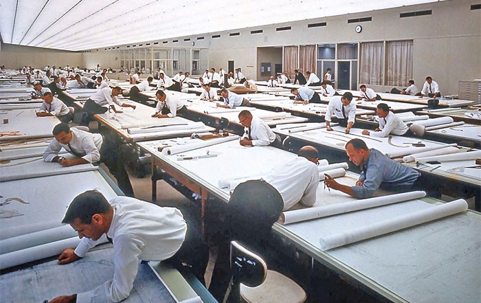 19 niesamowitych zdjęć w stylu vintage, które pokazują, jak pracowali ludzie przed erą komputerów!