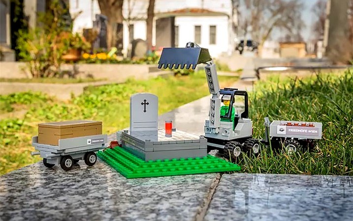 Istnieje pogrzebowa wersja Lego, aby pomóc dzieciom w nauce o śmierci!