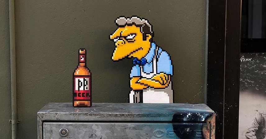 Szwedzki artysta „wandalizuje” ulice swoją oszałamiającą sztuką Pixel Art!
