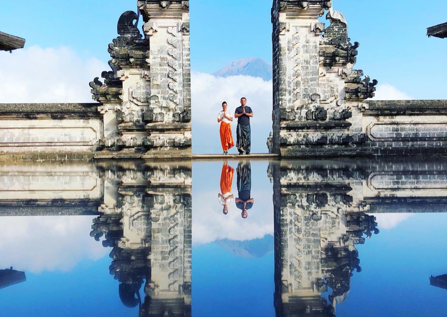 Turyści są rozczarowani po odkryciu, że świątynia na Bali jest sfałszowana na Instagramie!