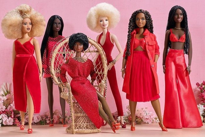 Firma Mattel wypuściła 10 nowych lalek Barbie, aby dziewczyny z ciemnym kolorem skóry były bardziej reprezentowane.