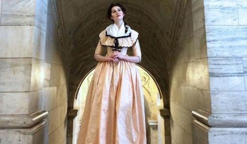20 oszałamiających, historycznych sukienek odtworzonych przez blogerkę modową!