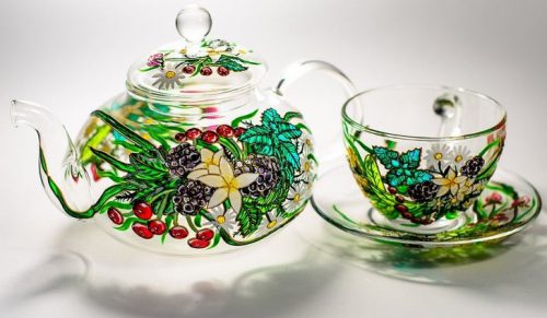 Artystka tworzy niezwykłe wyroby szklane, udowadniając, że życie potrzebuje kolorów!