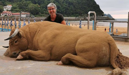 Oto 20 zdjęć rzeźb z piasku, które wyglądają jak prawdziwe zwierzęta!
