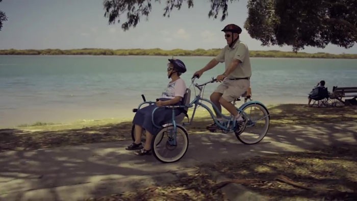 Mąż zbudował specjalny rower dla swojej żony, u której zdiagnozowano chorobę Alzheimera!