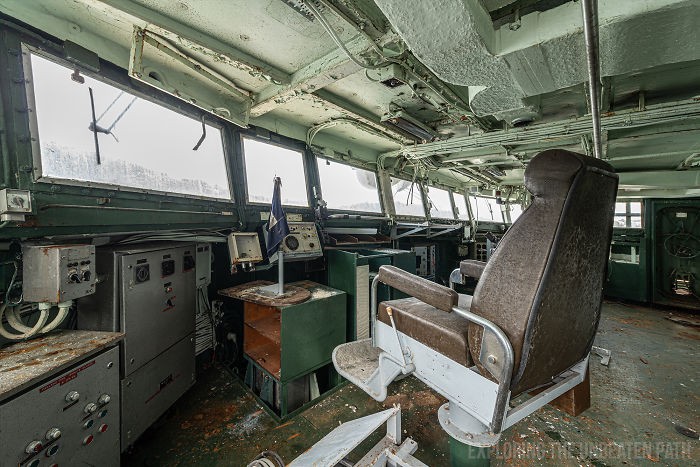 Oto 22 zdjęcia z wnętrza opuszczonego okrętu wojennego!