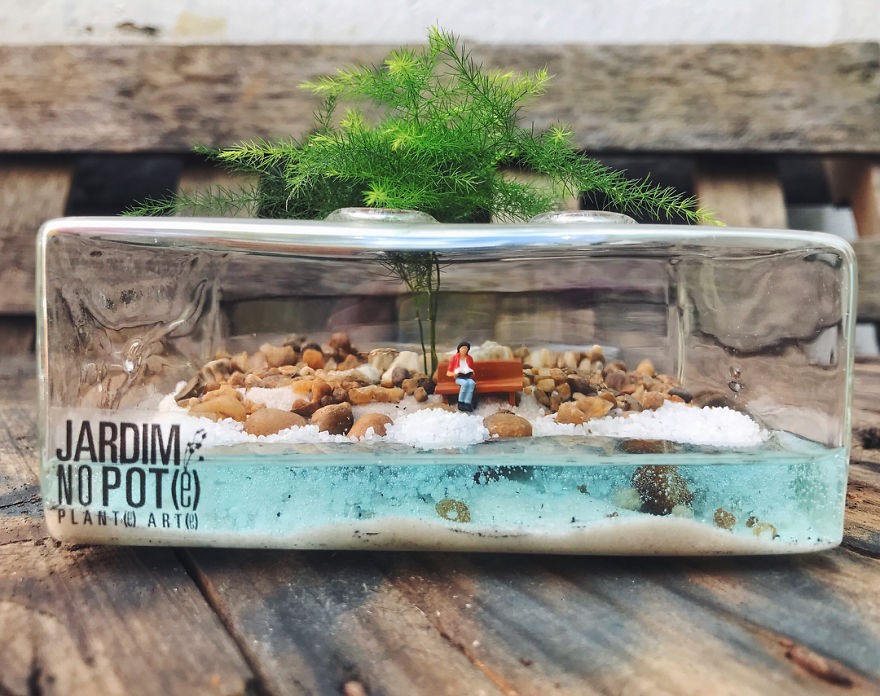 Te artystki tworzą małe ekosystemy w szklanych pojemnikach!