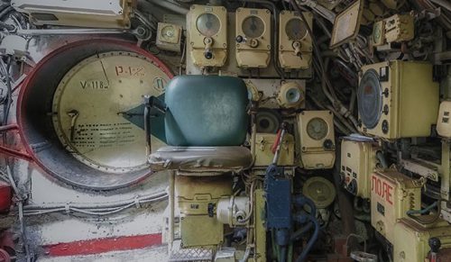 15 zdjęć pokazujących, co znajduje się w środku opuszczonej radzieckiej łodzi podwodnej!