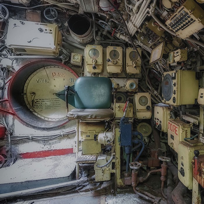 15 zdjęć pokazujących, co znajduje się w środku opuszczonej radzieckiej łodzi podwodnej!