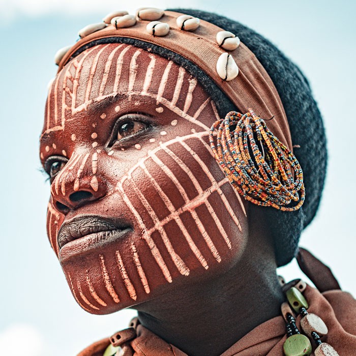 Fotograf przedstawił wyjątkowe plemię kenijskie, aby pokazać ich rodzime piękno!