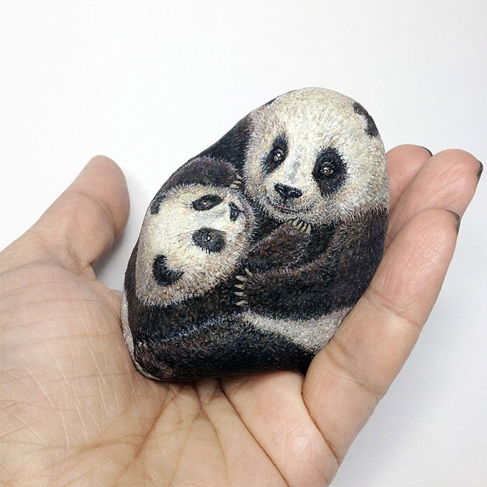 Artysta maluje miniaturowe zwierzęta 3D na kamieniach, aby odzwierciedlić ich charakter i ducha!