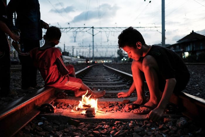 Fotograf udokumentował, jak to jest żyć w slumsach Dżakarty!