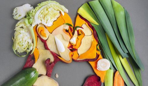 Artystka wyraża ludzkie historie poprzez sztukę jedzenia, robiąc warzywne portrety całujących się par!