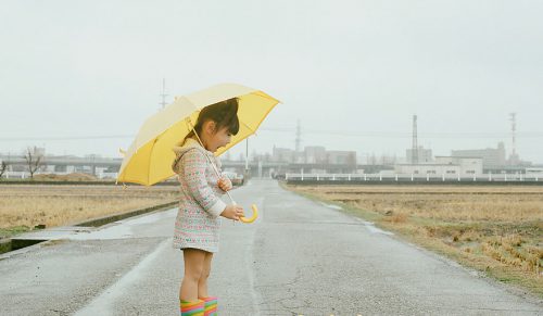 Japoński fotograf zrobił najsłodsze zdjęcia swojej 4-letniej córki!