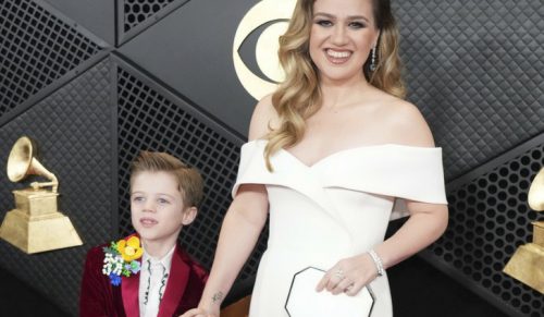 Kelly Clarkson wstrząsnęła czerwonym dywanem ze swoim 7-letnim synem!