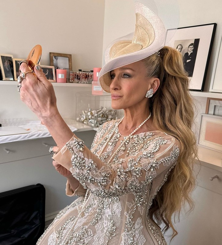 Sarah Jessica Parker jest wyśmiewana przez internautów za sukienkę w kształcie klatki dla ptaków!